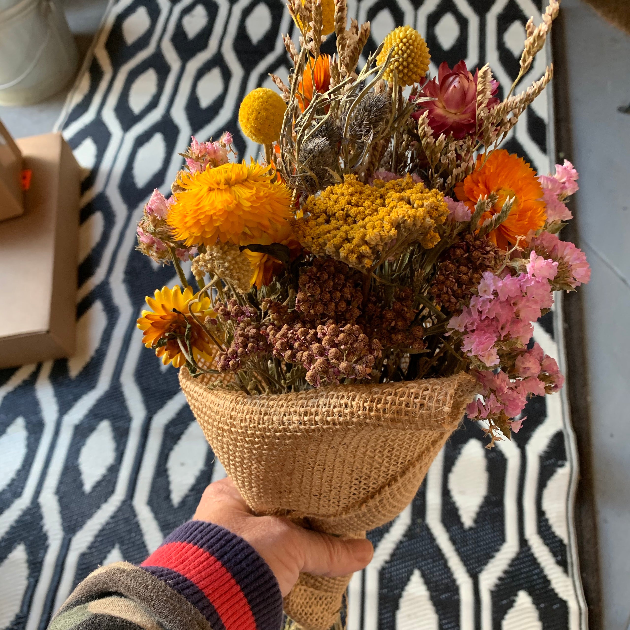 dried flower bouquet wrap